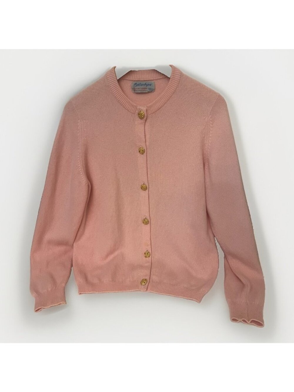 Cardigan Ballantyne Scotland 100% Pink cashmere Size 40 Gold Buttons.    Ii
